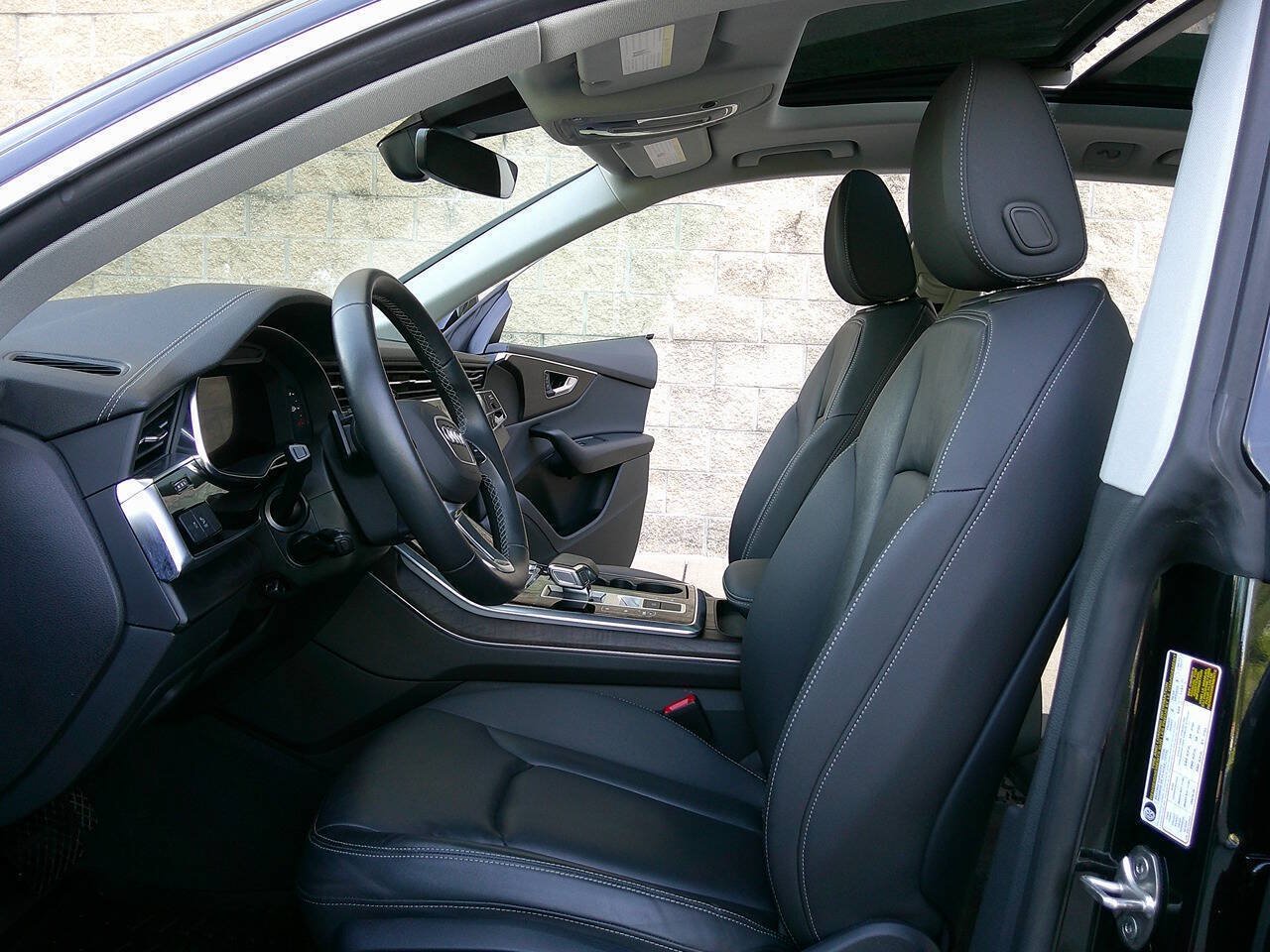 Used 2023 Audi Q8 Premium w/ Convenience Package AWD/4WD image 9