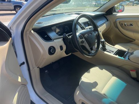 Used 2017 Ford Taurus SEL image 8