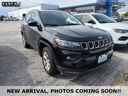Used 2024 Jeep Compass Latitude AWD/4WD image 1