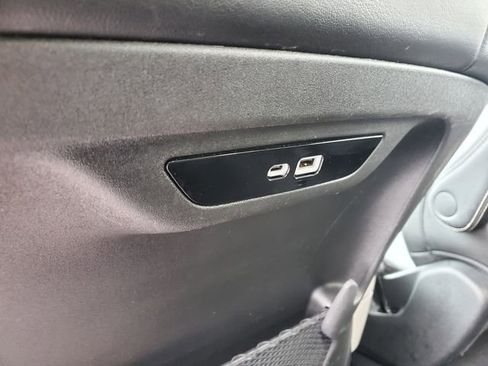 Certified 2024 Chrysler Pacifica Touring-L image 20