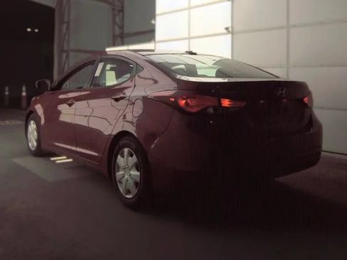 Used 2016 Hyundai Elantra SE FWD image 2