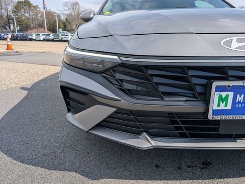 Used 2024 Hyundai Elantra SEL w/ Convenience Package image 10