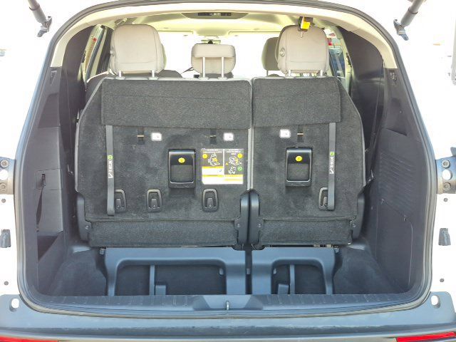 Used 2026 Toyota Sienna LE FWD image 7