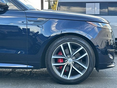 Used 2023 Land Rover Range Rover Sport SE Dynamic image 35