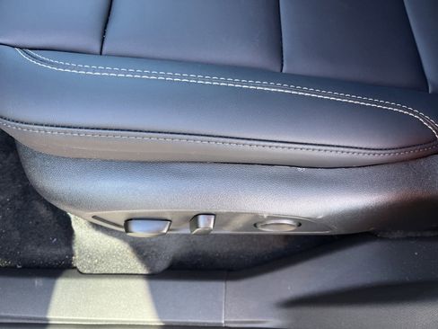 New 2026 GMC Acadia Elevation image 16