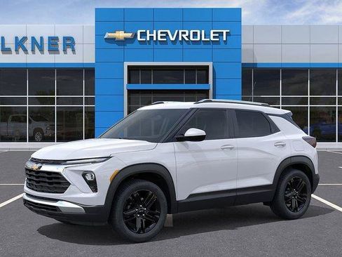 New 2026 Chevrolet TrailBlazer LT w/ Midnight Edition AWD/4WD image 2