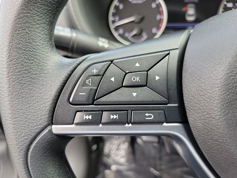 Used 2024 Nissan Sentra SV image 6