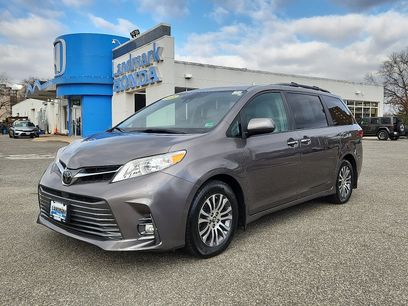 Used 2018 Toyota Sienna XLE