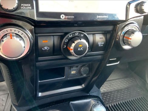 Used 2023 Toyota 4Runner TRD Off-Road Premium w/ Moonroof Package AWD/4WD image 33