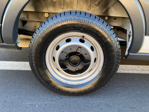 Used 2016 Ford Transit 350 XL image 9