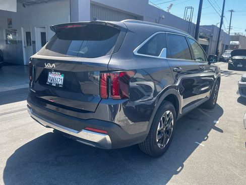 Used 2026 Kia Sorento S FWD image 4