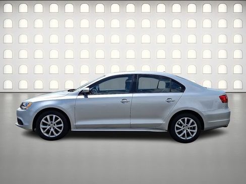 Used 2012 Volkswagen Jetta SE FWD image 4