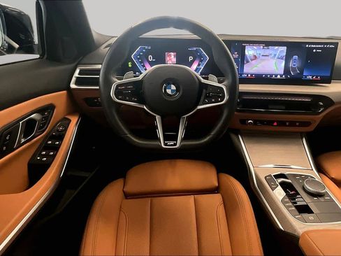 Used 2025 BMW 330i Sedan w/ M Sport Package RWD image 5