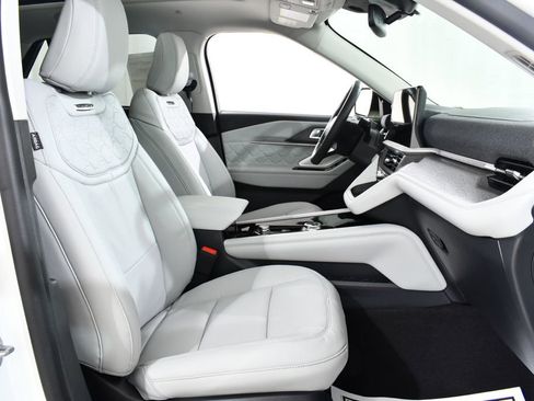 New 2026 Ford Explorer Platinum w/ LUX Leather Package AWD/4WD image 10