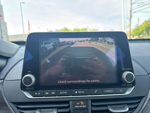 Used 2025 Nissan Altima 2.5 SV FWD image 22