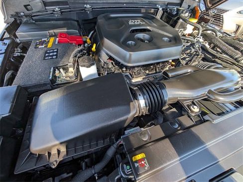 Used 2022 Jeep Wrangler Unlimited Sahara w/ Cold Weather Group image 18