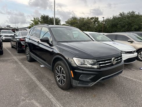 Used 2019 Volkswagen Tiguan SE w/ Panoramic Sunroof Package FWD image 3