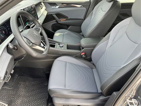 New 2026 Volkswagen Tiguan SE R-Line image 8