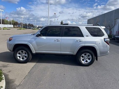 Used 2023 Toyota 4Runner SR5 image 5