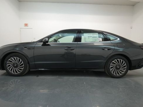New 2025 Hyundai Sonata Limited image 13