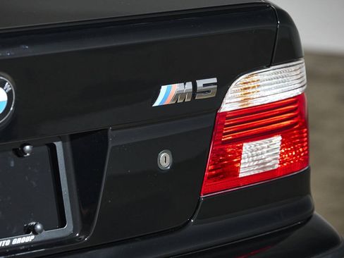 Used 2003 BMW M5 RWD image 39