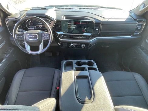 Used 2024 GMC Sierra 1500 SLE w/ X31 Off-Road Package image 9