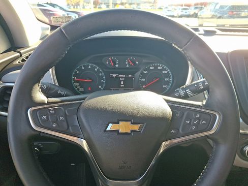 Used 2018 Chevrolet Equinox LT image 18