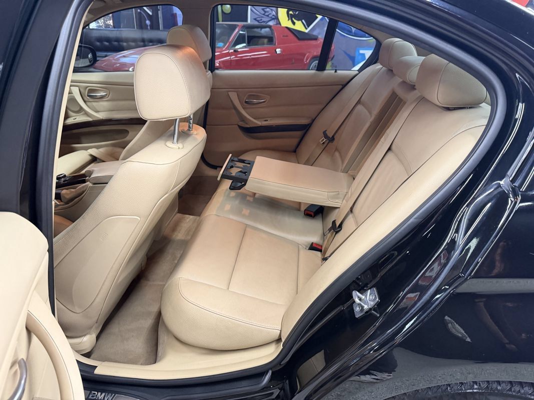 Used 2011 BMW 335i xDrive Sedan AWD/4WD image 13