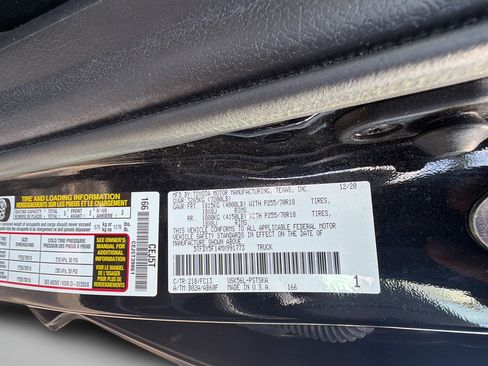 Used 2021 Toyota Tundra SR5 w/ SR5 Upgrade Package AWD/4WD image 32