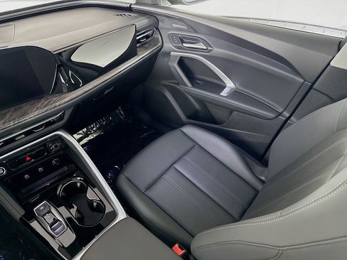 Certified 2025 Audi Q5 2.0T Premium Plus w/ Premium Plus image 24