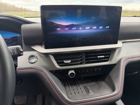 Used 2025 Ford Explorer ST-Line w/ Premium Package AWD/4WD image 7