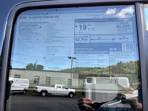 New 2025 Jeep Gladiator Rubicon image 14