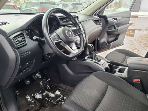 Used 2018 Nissan Rogue SV image 10
