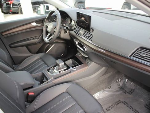 Used 2023 Audi Q5 2.0T Premium image 34
