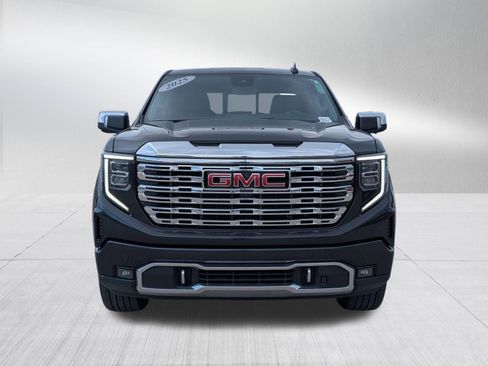 Used 2025 GMC Sierra 1500 Denali AWD/4WD image 9