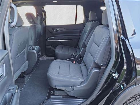 New 2026 Chevrolet Traverse LT w/ Sun and Wheel Package image 17