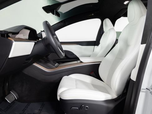 Used 2023 Tesla Model X AWD/4WD image 15