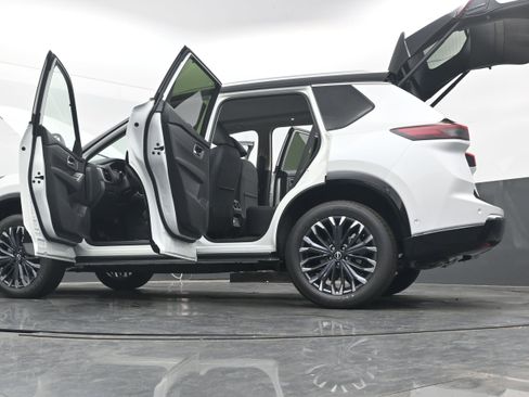 New 2026 Nissan Rogue Platinum w/ Platinum Premium Package image 40