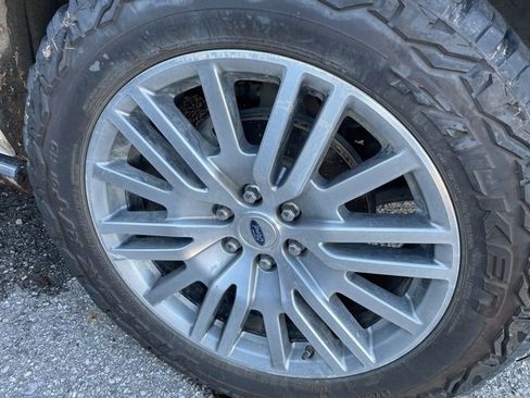 Used 2022 Ford Expedition Max Limited image 8