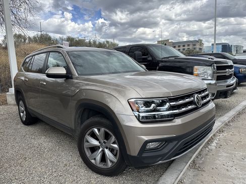 Used 2018 Volkswagen Atlas SE AWD/4WD image 2