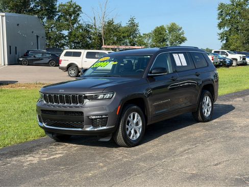 Used 2023 Jeep Grand Cherokee L Limited AWD/4WD image 3