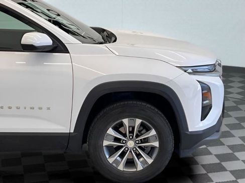 Used 2025 Chevrolet Equinox LT image 8