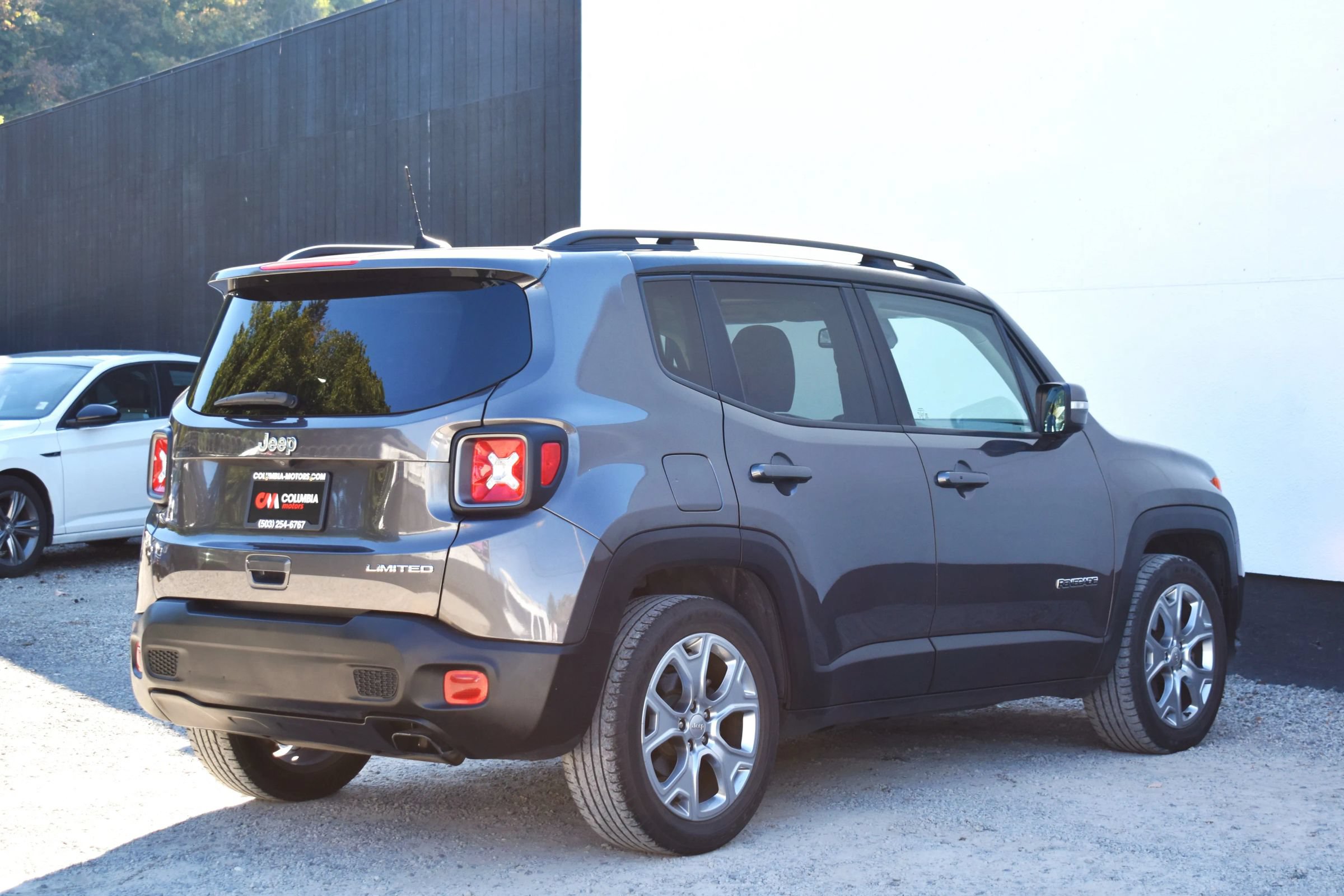 Used 2020 Jeep Renegade Limited w/ UConnect 8.4 Nav Group FWD image 5