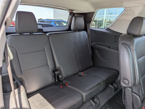 Certified 2021 Chevrolet Traverse LT AWD/4WD image 41