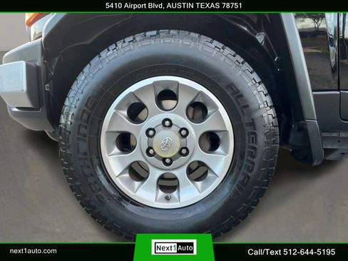 Used 2012 Toyota FJ Cruiser 2WD w/ Upgrade Pkg image 39