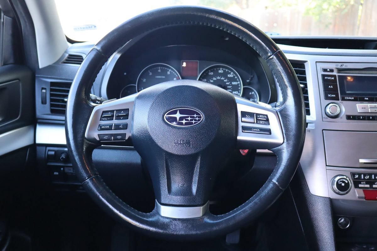 Used 2013 Subaru Outback 2.5i Premium AWD/4WD image 18