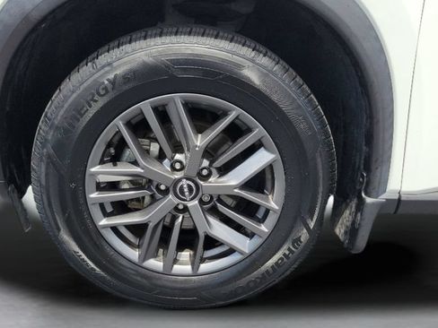 Used 2023 Nissan Rogue S FWD image 30