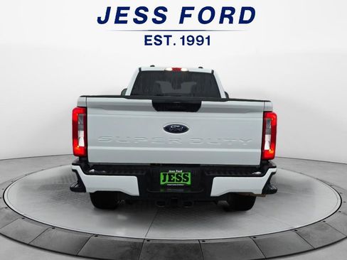 Used 2023 Ford F350 XLT image 4