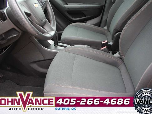 Used 2018 Chevrolet Trax LS FWD image 24