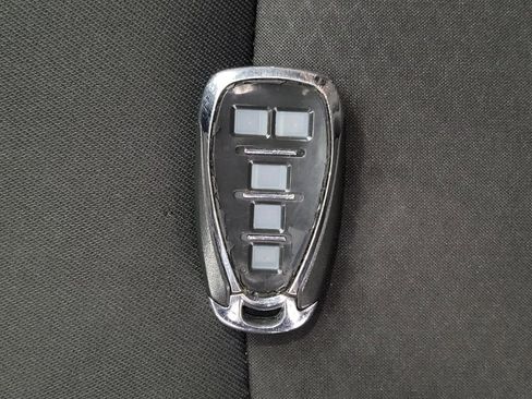 Used 2022 Chevrolet Malibu LT FWD image 32